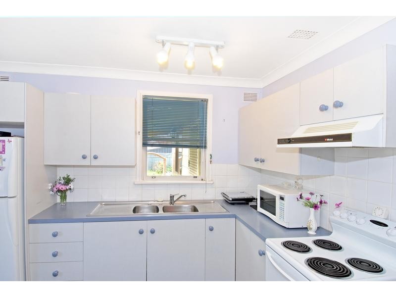 49 Eleebana Crescent, Koonawarra NSW 2530