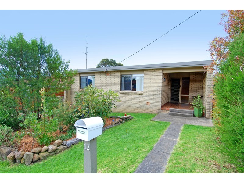 12 Tarana Ave, Kanahooka NSW 2530