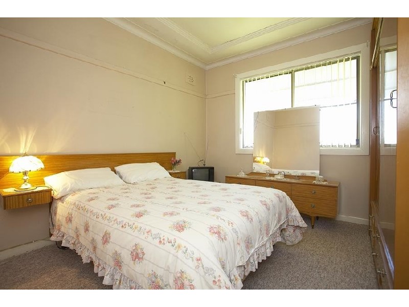 15 Rodgers Avenue, Panania NSW 2213