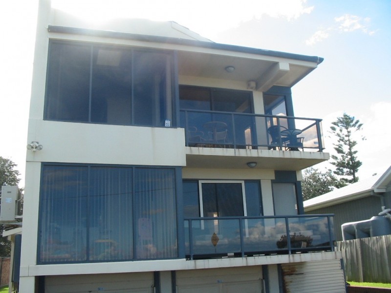 2/20 Kurraba Rd, Woonona NSW 2517