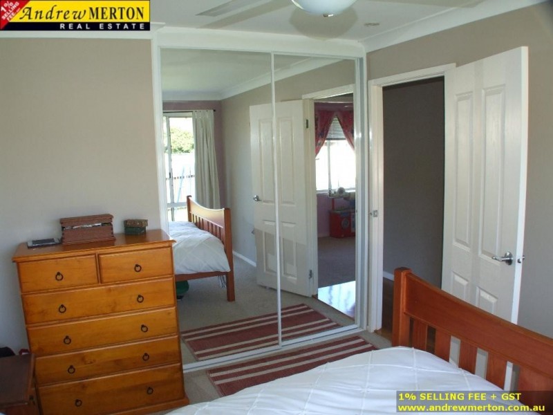 10 Isaac Pl, Quakers Hill NSW 2763