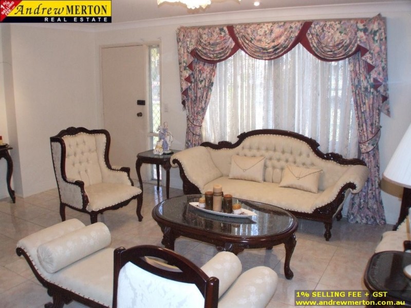 8 Romley Cr., Oakhurst NSW 2400