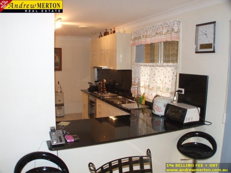 8 Romley Cr., Oakhurst NSW 2400