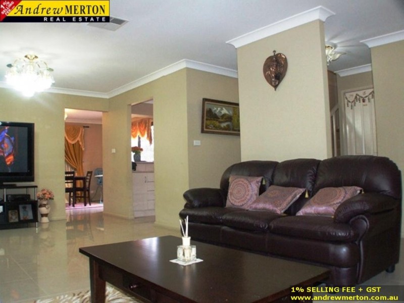 13 Royal Ave, Plumpton NSW 2761