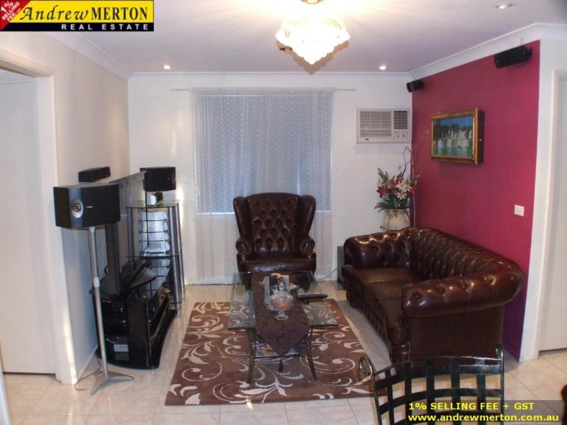 8 Romley Cr., Oakhurst NSW 2400