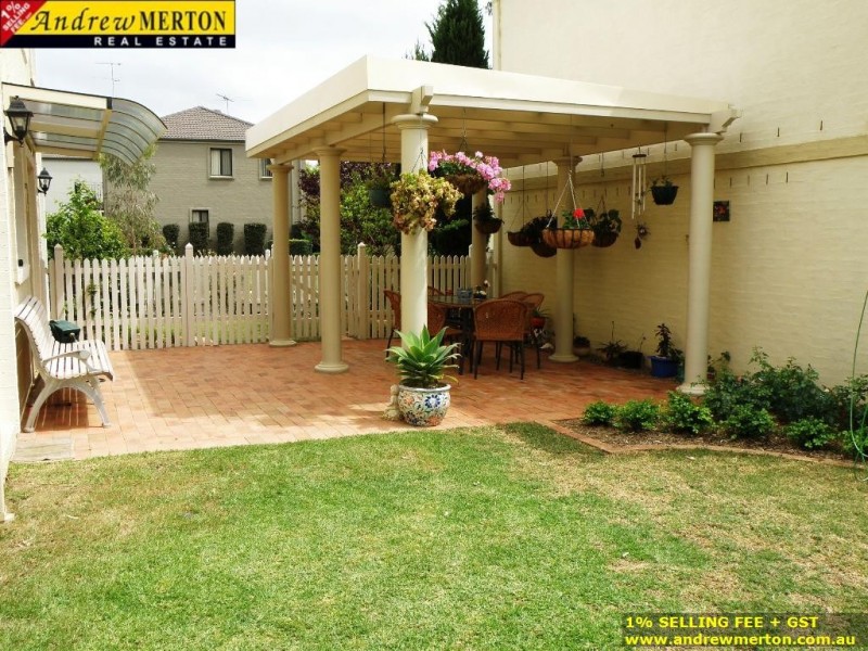 15 Macks Glen, Beaumont Hills NSW 2155