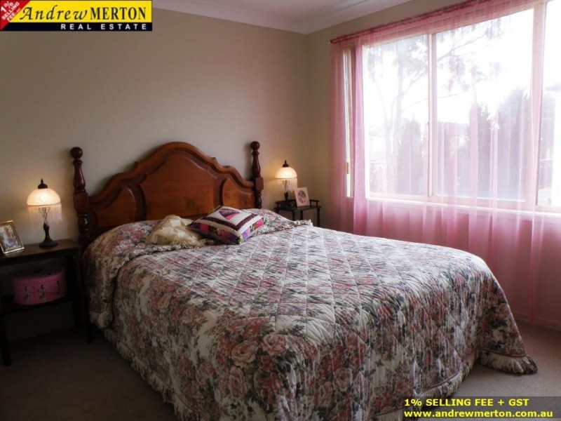 15 Macks Glen, Beaumont Hills NSW 2155