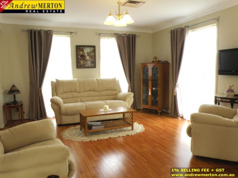 15 Macks Glen, Beaumont Hills NSW 2155