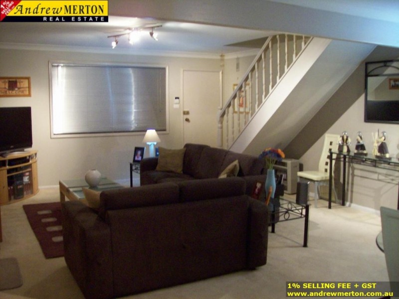 8/10 Stanbury Pl, Quakers Hill NSW 2763