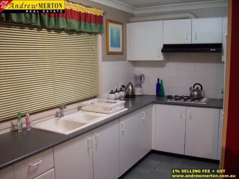 8/10 Stanbury Pl, Quakers Hill NSW 2763