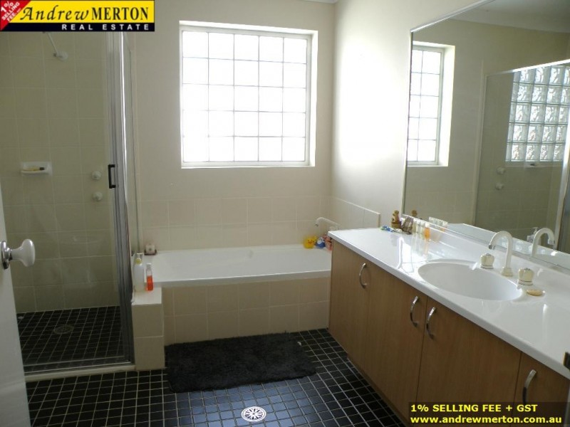 11 Roxburgh Cr, Stanhope Gardens NSW 2768