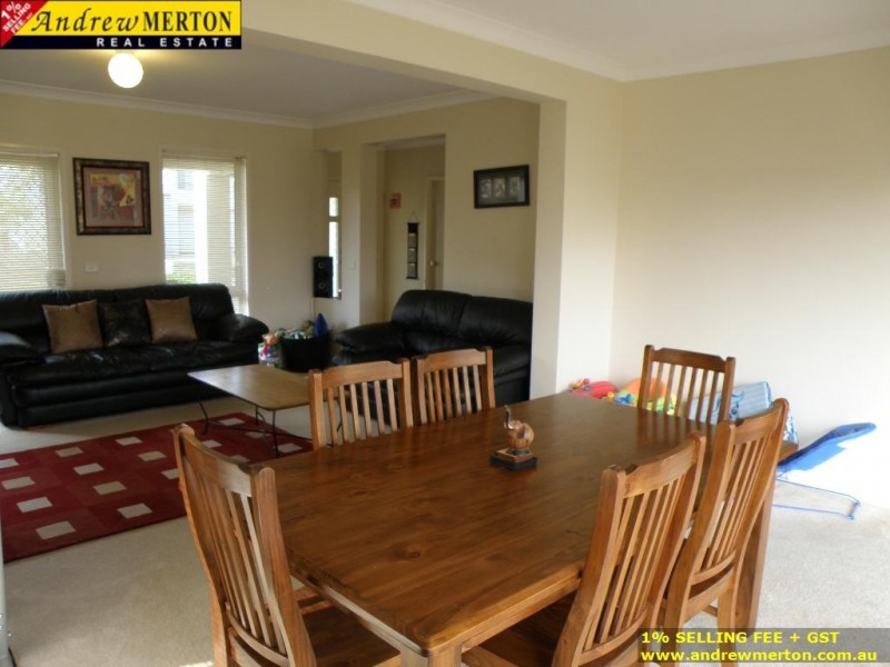 11 Roxburgh Cr, Stanhope Gardens NSW 2768