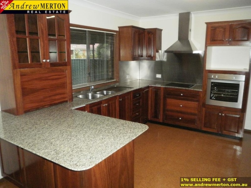 2 Mallory, Dean Park NSW 2761