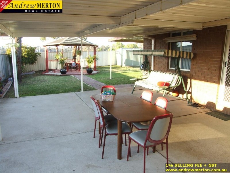 8 Romley Cr., Oakhurst NSW 2400