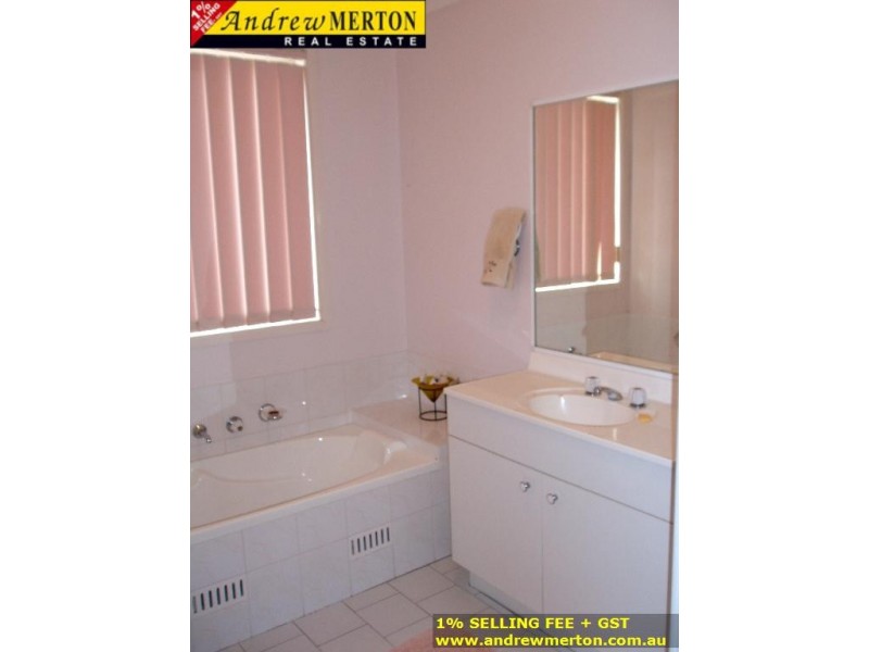 12 Traminer Pl, Minchinbury NSW 2770