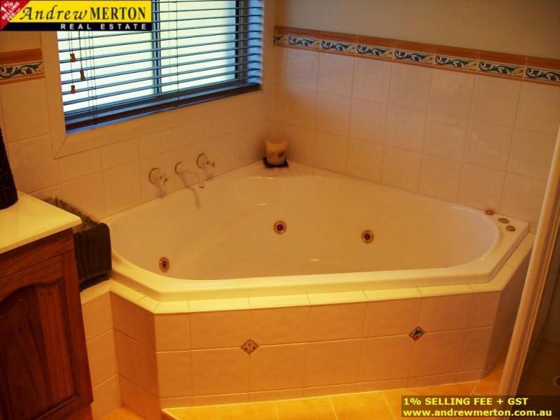 11 Rustic Place, Woodcroft NSW 2767
