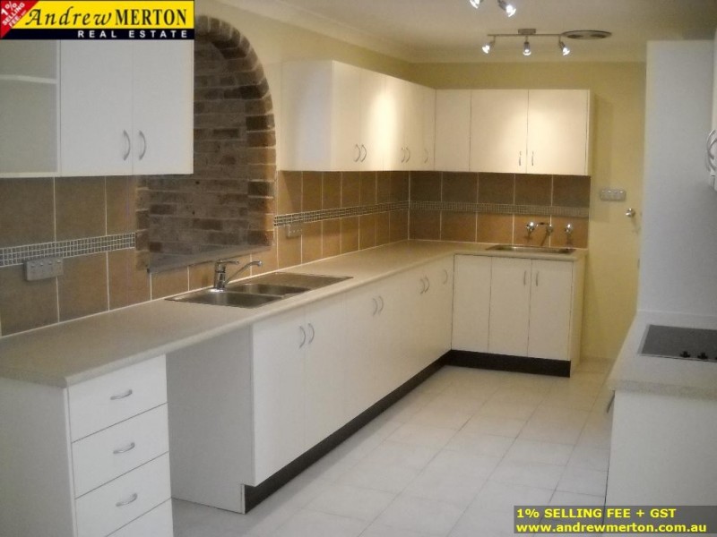 6 Jensen St, Colyton NSW 2760