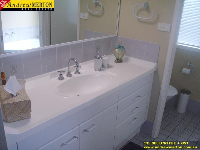 24 Reycroft Ave, Quakers Hill NSW 2763