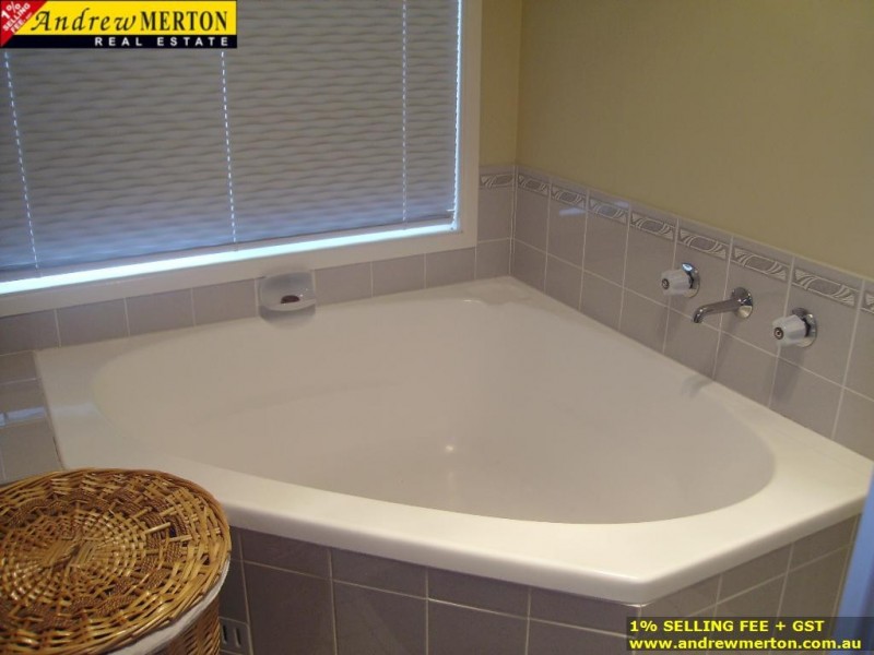 24 Reycroft Ave, Quakers Hill NSW 2763