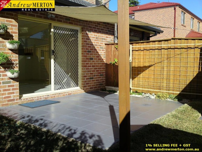 1/14 Tungarra Road, Girraween NSW 2145