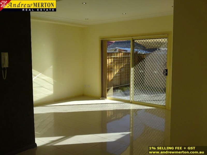 1/14 Tungarra Road, Girraween NSW 2145