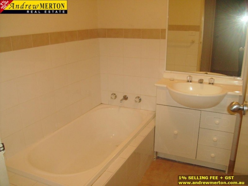 5/2 Fourth Ave, Blacktown NSW 2148