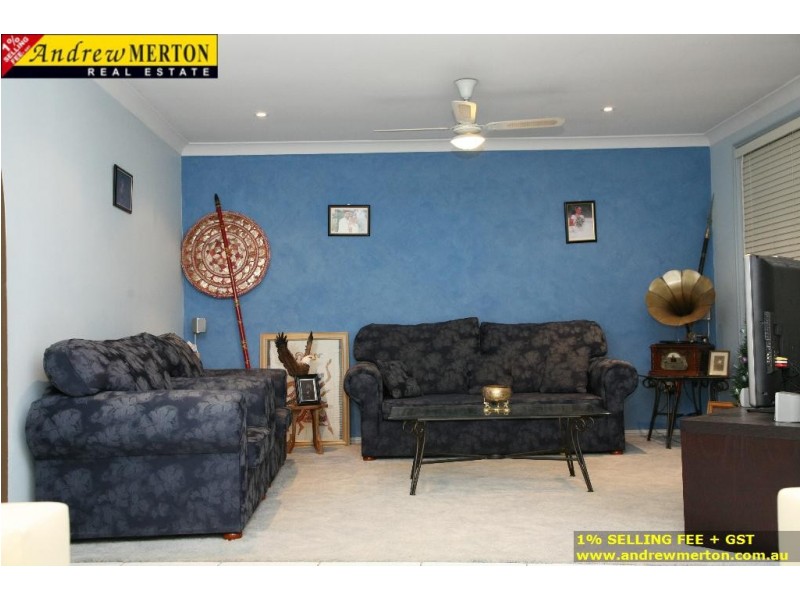 28 Kingfisher Pl, Glendenning NSW 2761