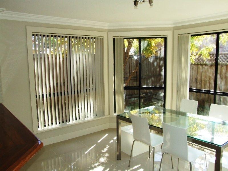 25 Farmer Cct, Beaumont Hills NSW 2155