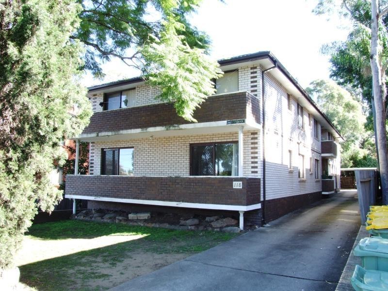 2/118 Good Street, Harris Park NSW 2150