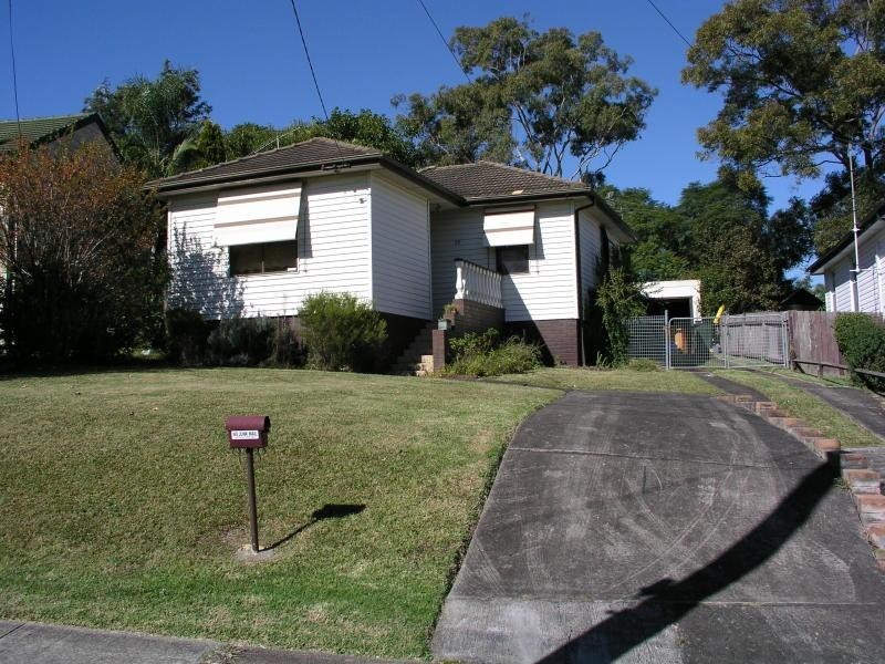 15 DAWN DRIVE, Seven Hills NSW 2147