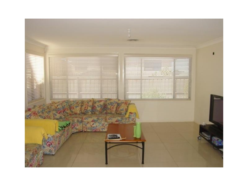 16 ISLINGTON RD, Stanhope Gardens NSW 2768