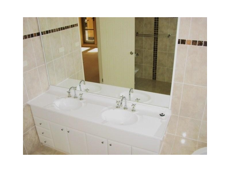 16 ISLINGTON RD, Stanhope Gardens NSW 2768