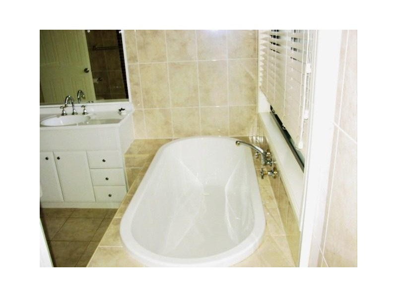 16 ISLINGTON RD, Stanhope Gardens NSW 2768