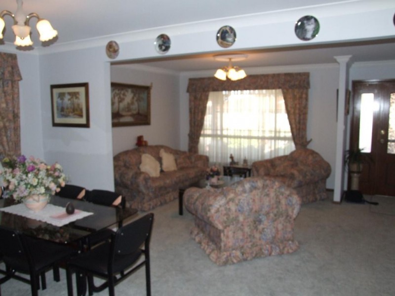 99B Pagoda Cres, Quakers Hill NSW 2763