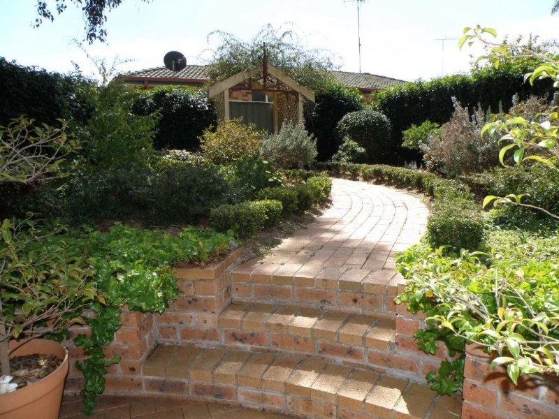 20 Whitehaven Ave, Quakers Hill NSW 2763