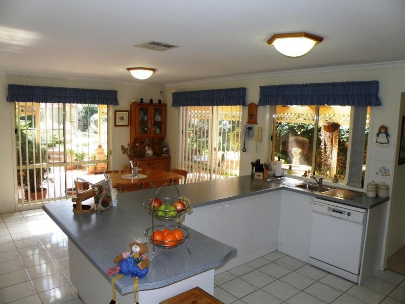 20 Whitehaven Ave, Quakers Hill NSW 2763