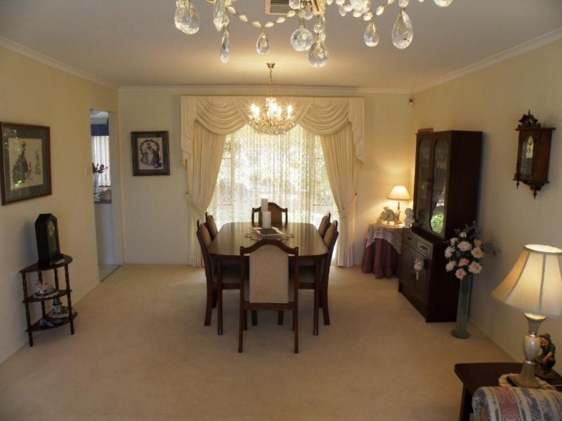 20 Whitehaven Ave, Quakers Hill NSW 2763