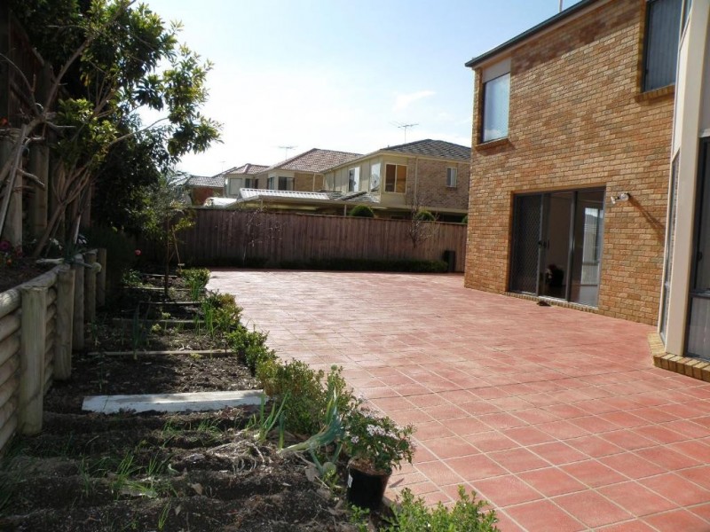 30 John Warren Ave, Glenwood NSW 2768