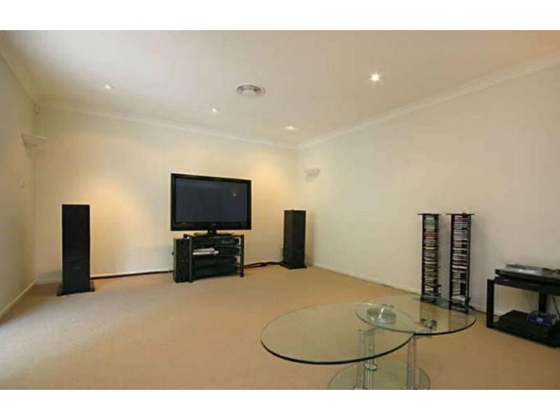 10 Aylsford St, Stanhope Gardens NSW 2768