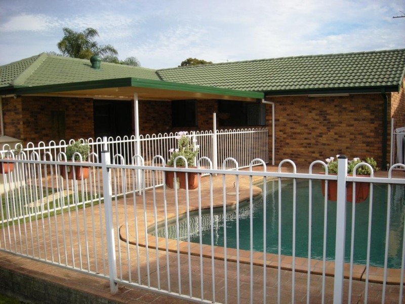 33 Seabrook Crescent, Doonside NSW 2767