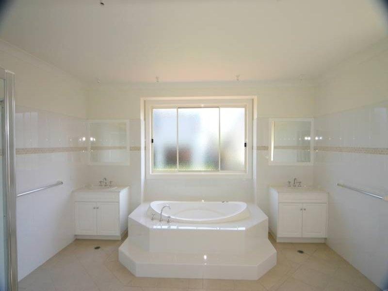 24 Brae Place, Castle Hill NSW 2154