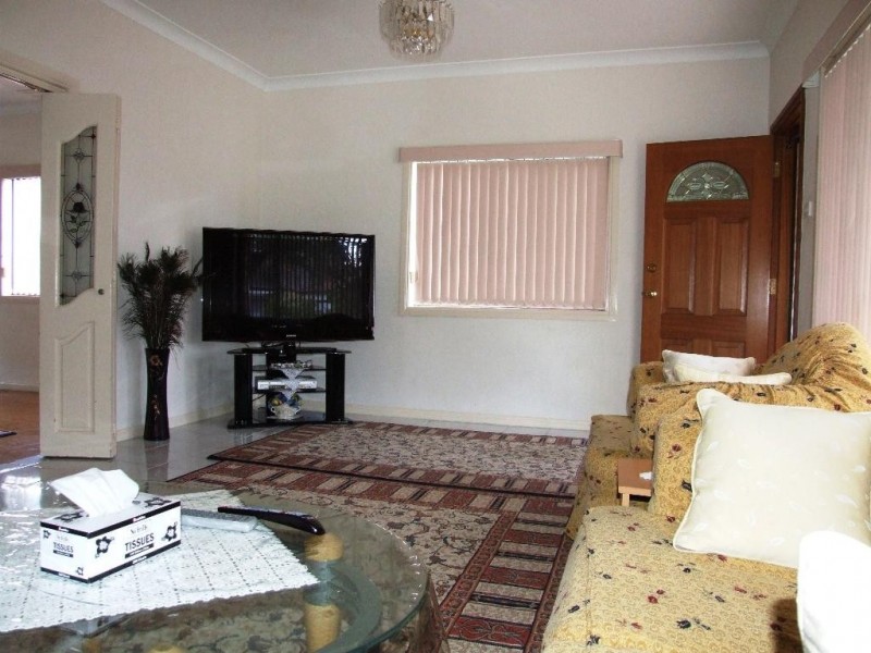 11 Western Crs., Blacktown NSW 2148