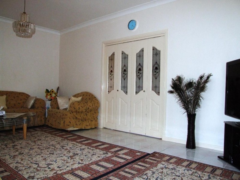 11 Western Crs., Blacktown NSW 2148