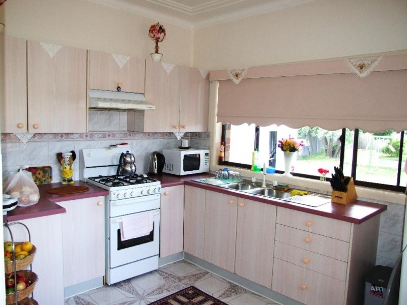 11 Western Crs., Blacktown NSW 2148