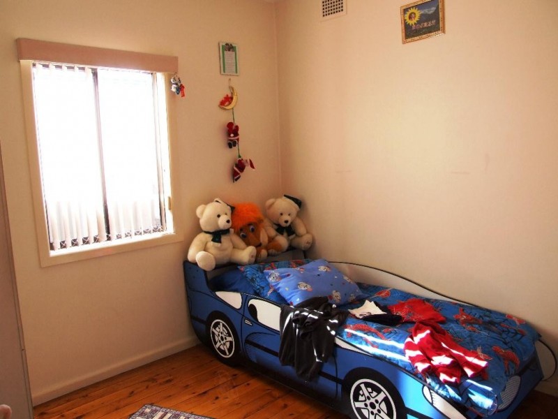 11 Western Crs., Blacktown NSW 2148