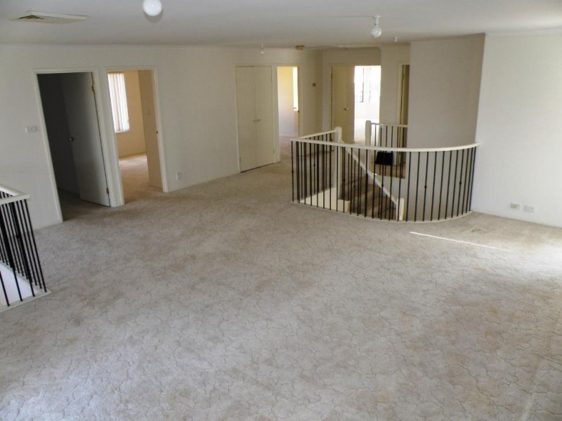 30 John Warren Ave, Glenwood NSW 2768