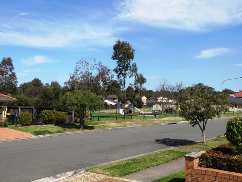 20 Whitehaven Ave, Quakers Hill NSW 2763