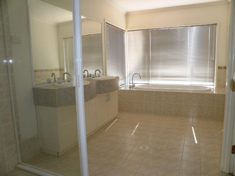 30 John Warren Ave, Glenwood NSW 2768