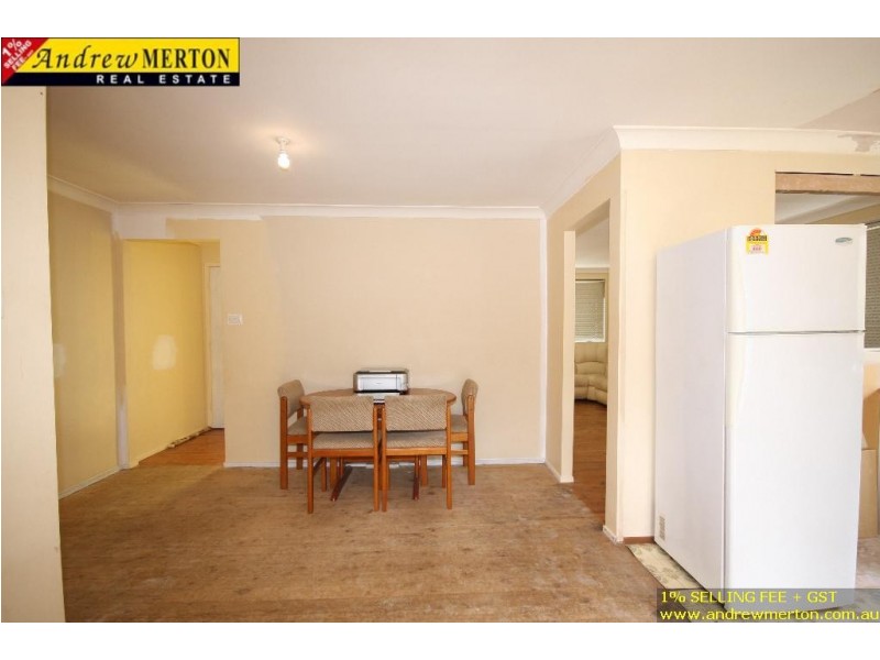 82 Faulkland Cres, Kings Park NSW 2148