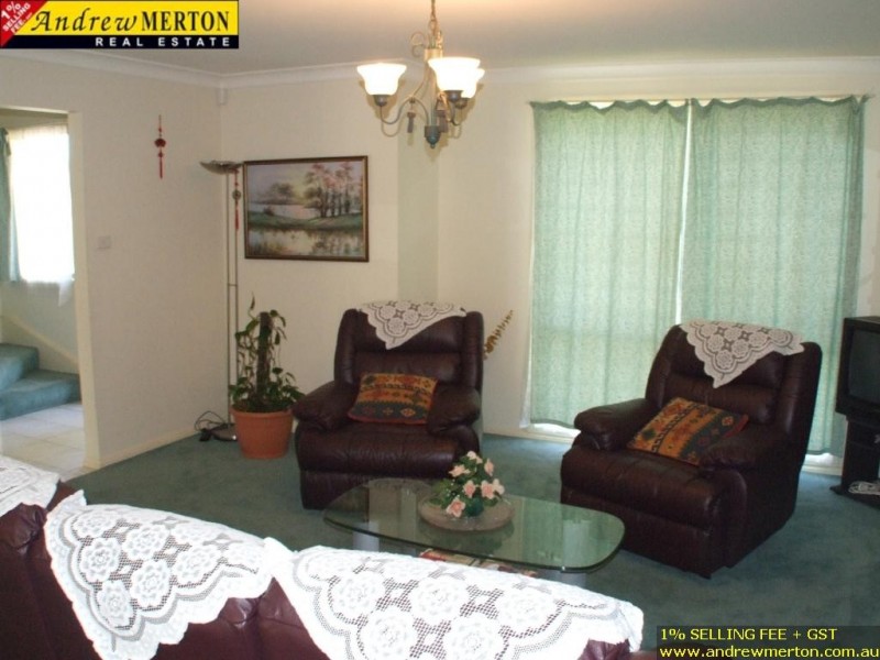 1 Kinchega Crs, Glenwood NSW 2768